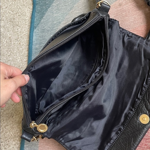 Stone Mountain Elegant Black Leather Shoulder Bag - Picture 6 of 9